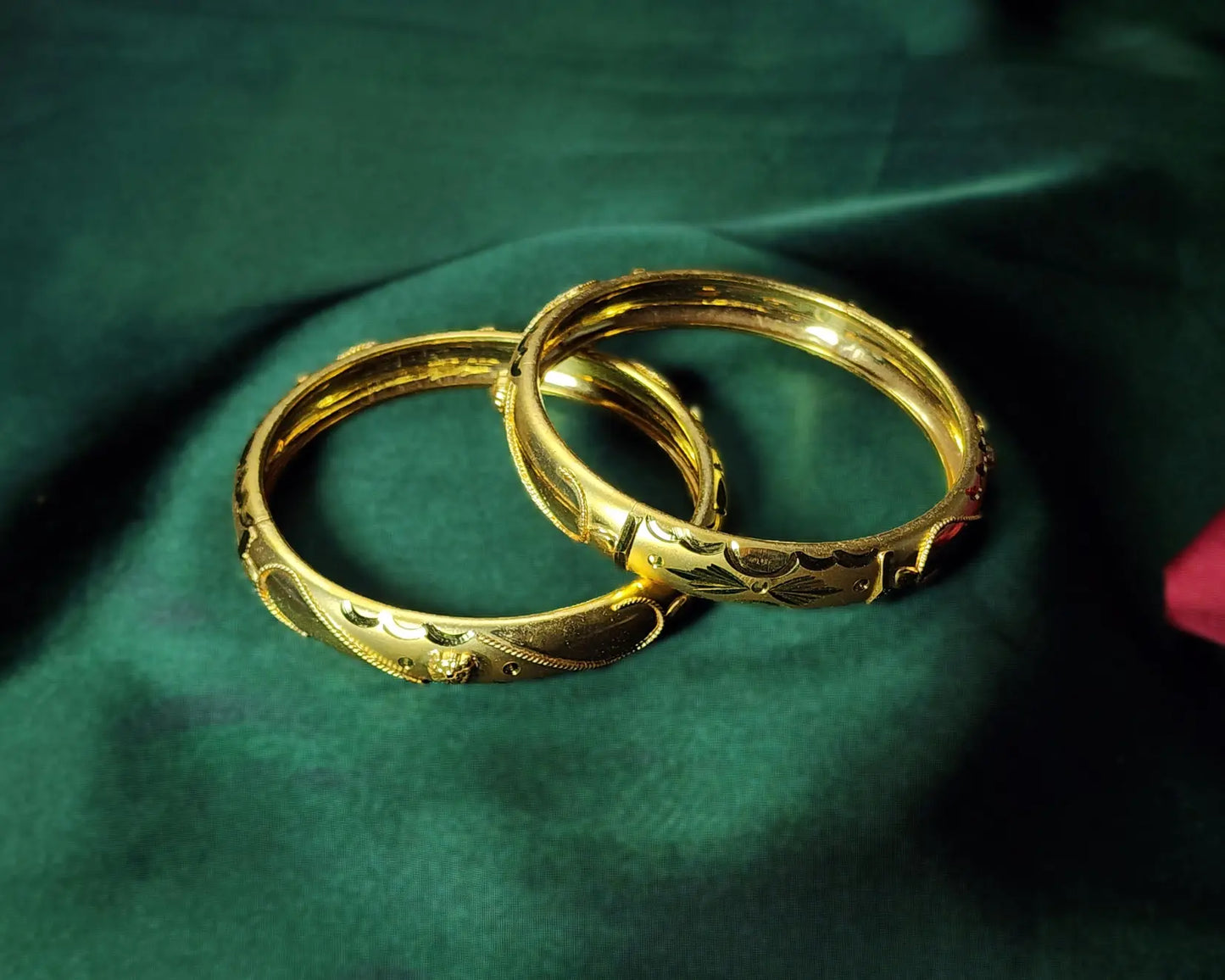 Bold Classic Golden Festive Bangles